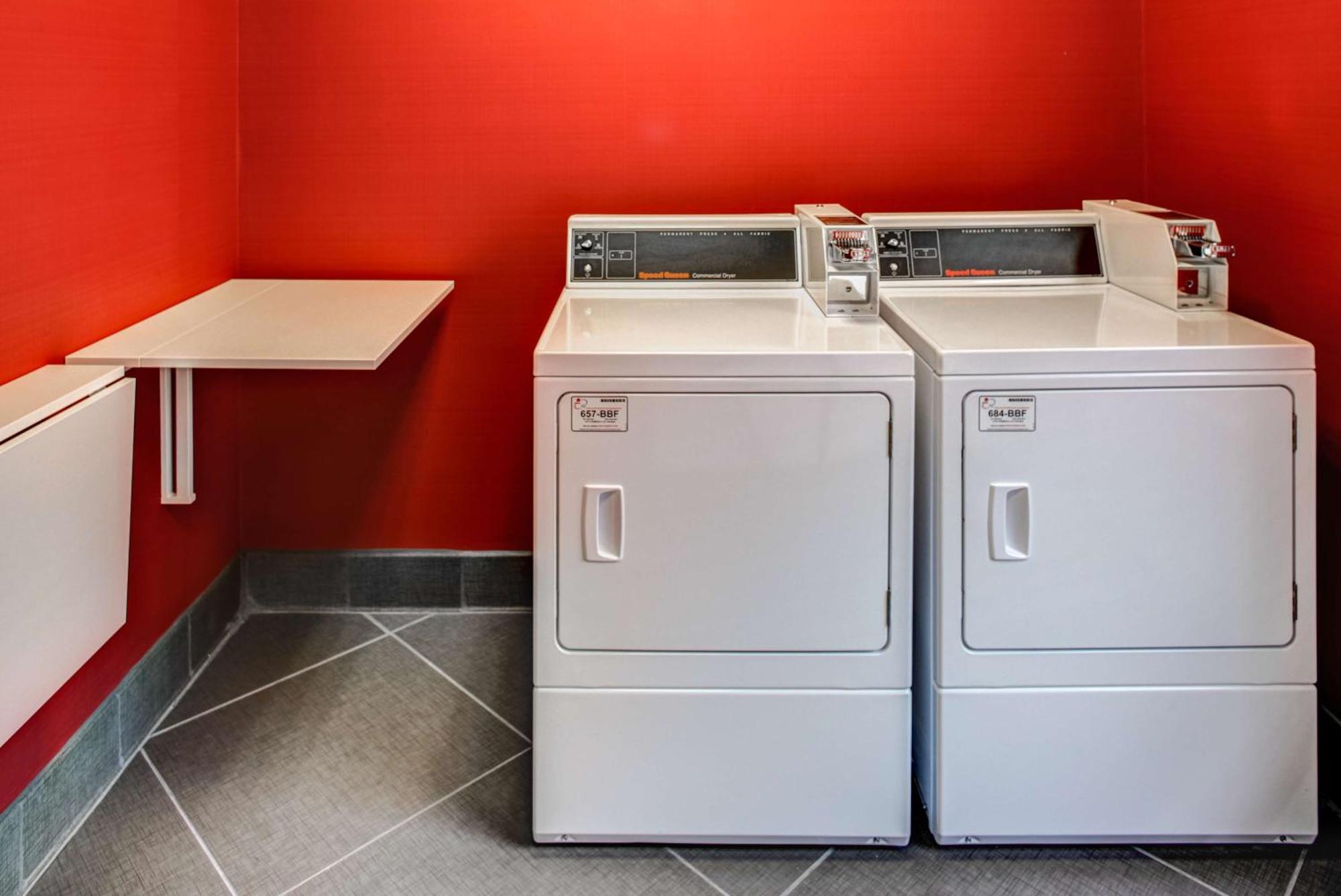 Hampton Inn Thomson Esterno foto
